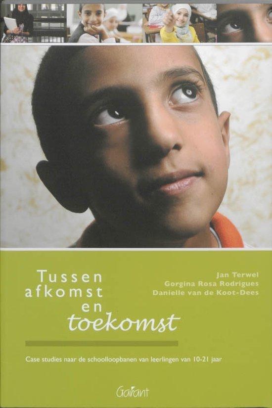 Tussen afkomst en toekomst. Casestudies naar de schoolloopbanen van leerlingen van 10-21 jaar