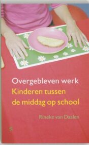 Overgebleven werk. Kinderen tussen de middag op school